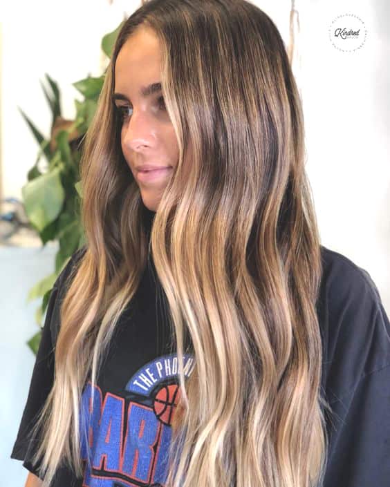 capelli biondi baciati dal sole